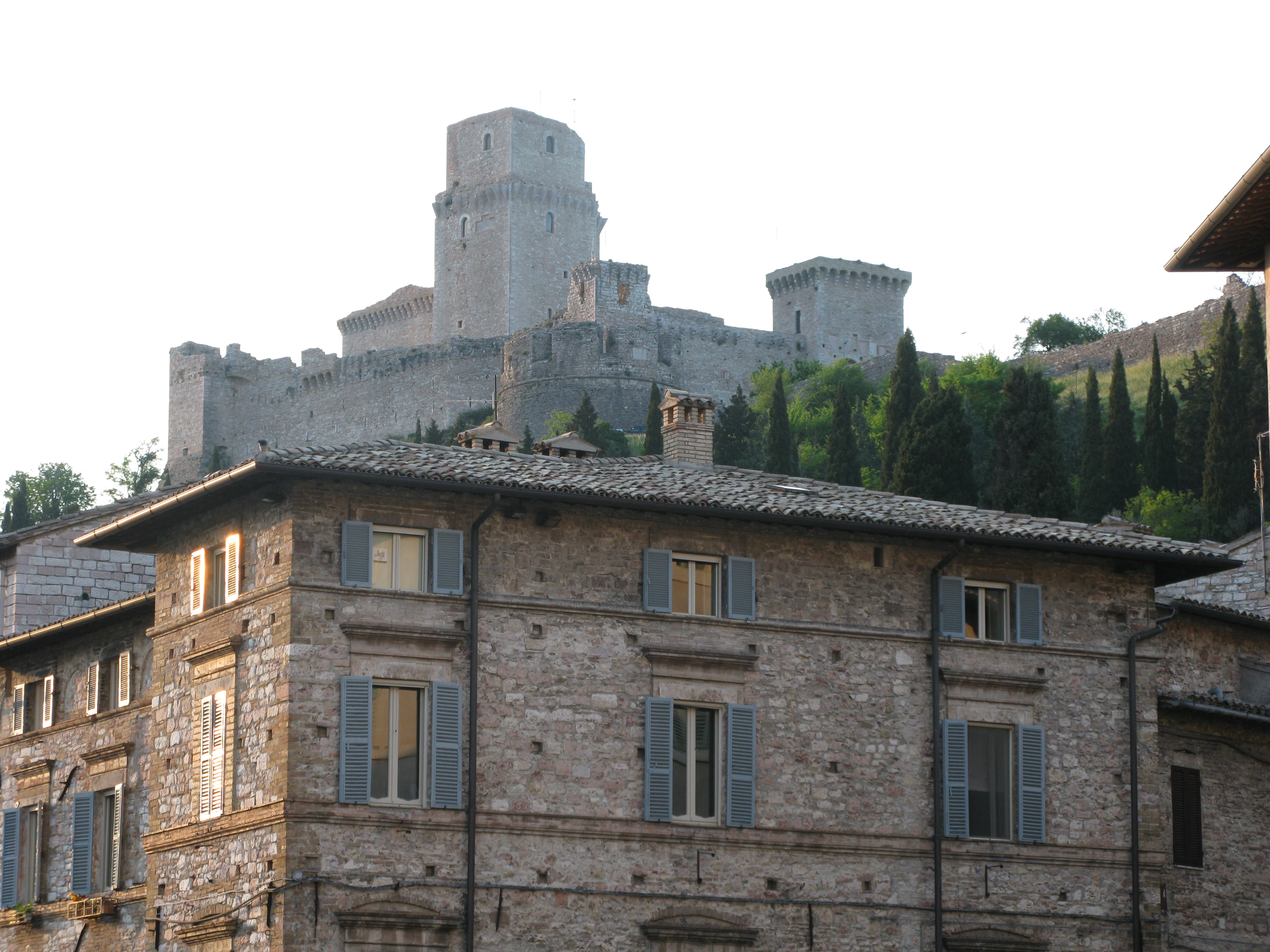 Assisi - Rocca Maggiore (in secondo piano) - XII secolo
